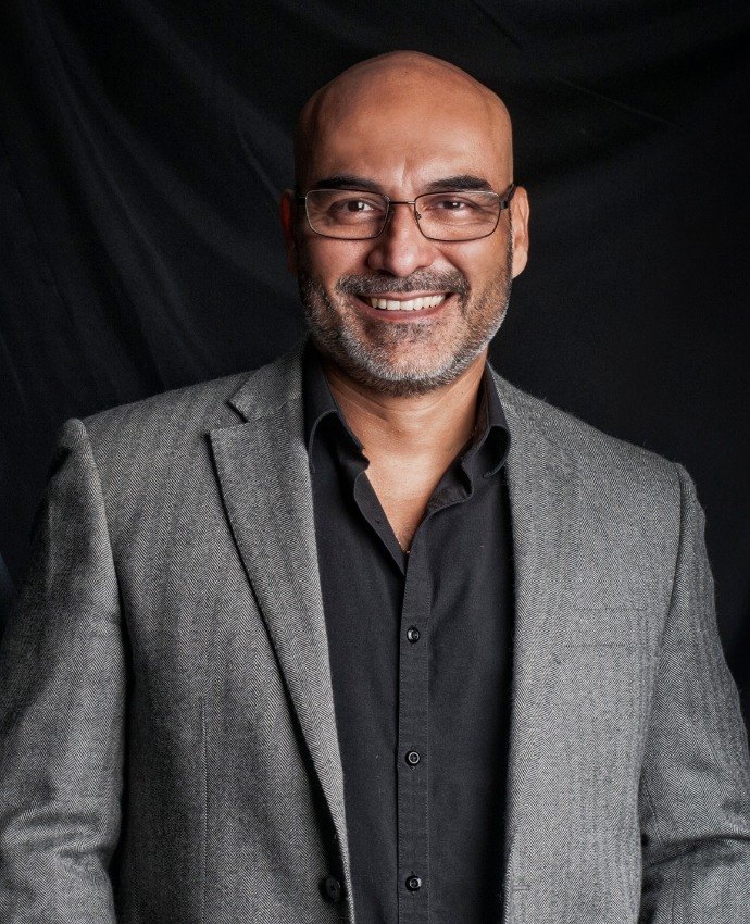 Luis Morales, conferencista